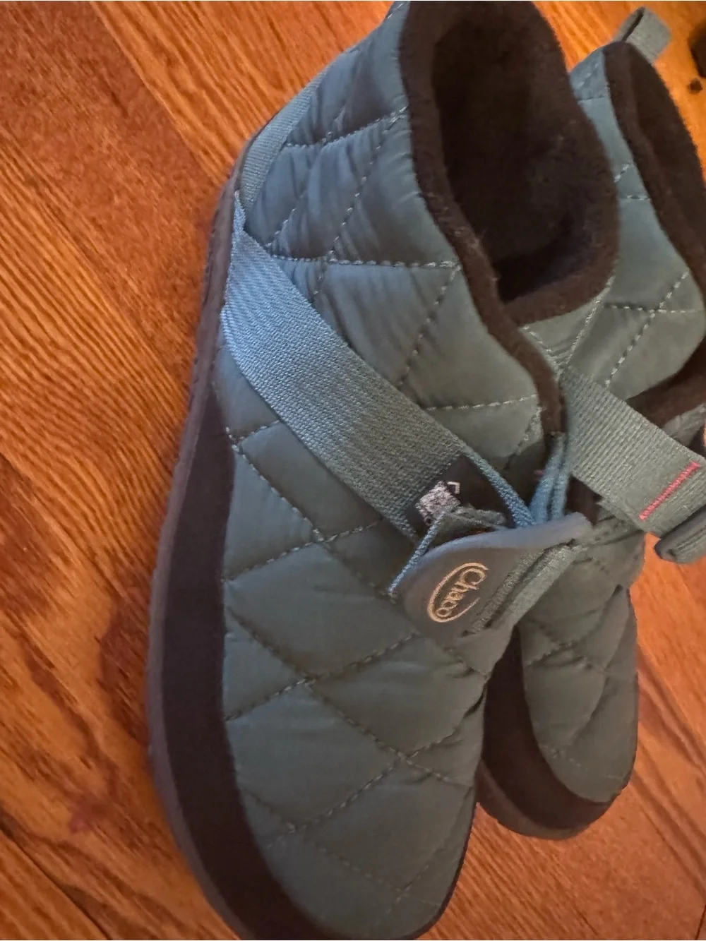 Chaco Kids Quilted Slippers, Kids 6, Womens 7, Like New